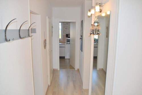 Flur mit Abstellraum - 2 Zimmer Etagenwohnung in Braunlage