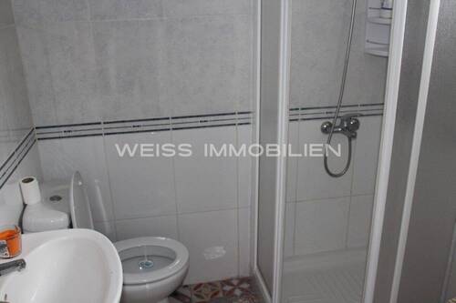 Badezimmer mit Dusche - 