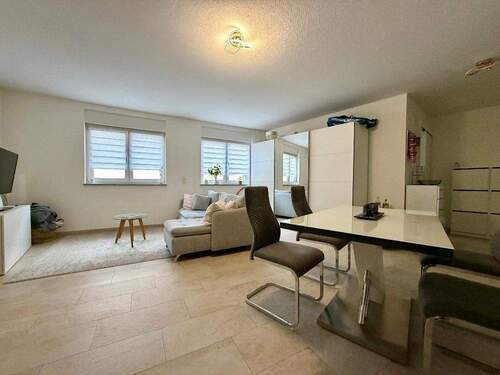 Wohn/Essbereich - 2 Zimmer Etagenwohnung zur Miete in Mainz