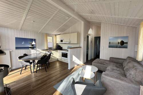 Heller Wohn- und Essbereich - 