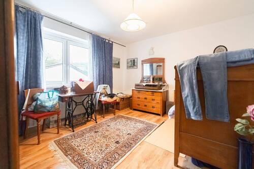 OG rechts - Schlafzimmer Gegenansicht.jpg - 