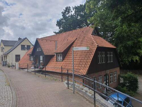 Burg, Nantzstraße 4 - Erdgeschoss (1).jpg - 3 Zimmer Dachgeschoss Wohnung in Burg - Schwellenarmer Eingang