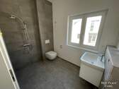 Modernes Badezimmer - 2 Zimmer Etagenwohnung zum Kaufen in München