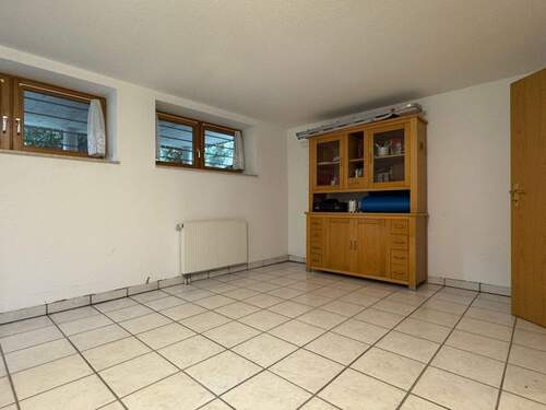 wohnlich ausgebauter Raum / Werkstatt - 