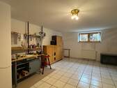 wohnlich ausgebauter Raum / Werkstatt - 