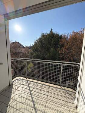 Balkon - Etagenwohnung mit 65,50 m&sup2; in Stuttgart zum Kaufen