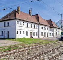 AUKTION: Attraktives Bahnhofsgebäude mit Nebengelass und großem Grundstück - Weißenfels Großkorbetha