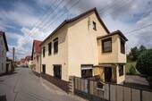 Straßenansicht - Einfamilienhaus mit Garten in ruhiger Lage