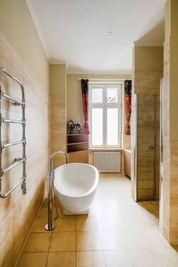 Vollbad mit freistehender Badewanne - 