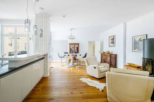 Blick in den Wohnbereich - Etagenwohnung mit 121,00 m&sup2; in Berlin zur Miete