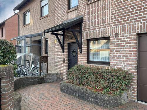 Hauseingang - Etagenwohnung mit 102,00 m&sup2; in Düsseldorf zum Kaufen