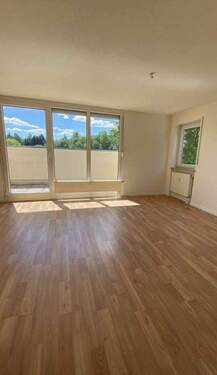 Wohnen - 2 Zimmer Etagenwohnung zur Miete in Chemnitz