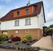 Einfamilienhaus auf schönem Grundstück mit Fernblick - Helsa