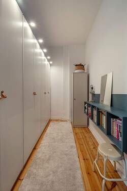 Ankleidebereich im Schlafzimmer - 