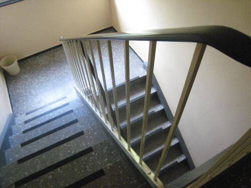 Treppenhaus - 2 Zimmer Etagenwohnung zum Kaufen in Bremen