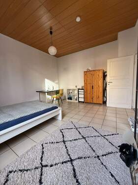 Zimmer 3 - 5 Zimmer Etagenwohnung zum Kaufen in Stuttgart