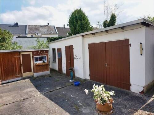 Nebengebäude - Mehrfamilienhaus, Wohnhaus mit 200,00 m&sup2; in Oelsnitz zum Kaufen