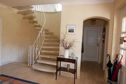 Treppe ins DG sowie Garderobe.JPG - 