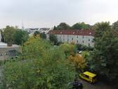 Blick in den Hof - Moderne und helle 3-Zim.-Whg. mit Balkon in ruhiger Hoflage.