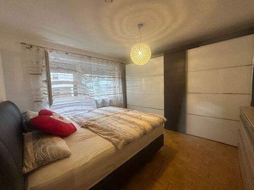 Schlafzimmer - Etagenwohnung mit 73,70 m² in Landshut zum Kaufen