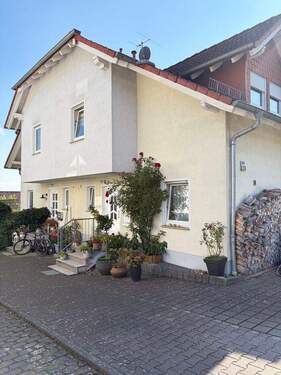 Eingang / Norden - Sonnige Doppelhaushälfte - 595.000,00 EUR Kaufpreis, ca.  130,00 m² Wohnfläche