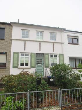 Hausansicht - ANGEBOT ! Links der Weser … Stilvolles charmantes Bremer Reihenmittelhaus