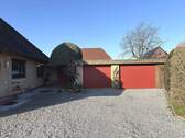Auffahrt mit Garagen - Einfamilienhaus mit 170,80 m&sup2; in Wanderup zum Kaufen