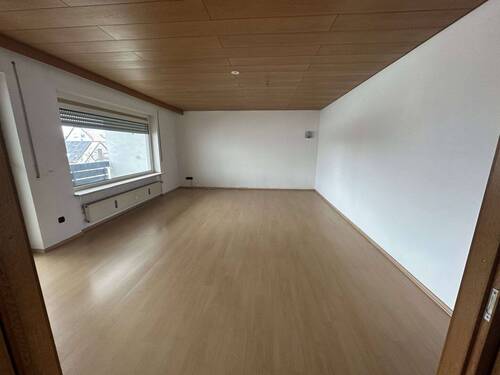 Wohnzimmer - Etagenwohnung mit 117,00 m&sup2; in Bayern - Asbach-Bäumenheim zur Miete