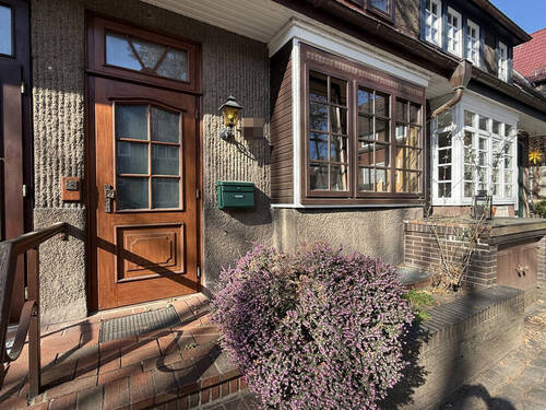 Hauseingangstür - 3 Zimmer Reihenmittelhaus in Hamburg