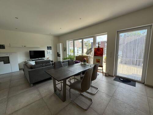 DG Wohnzimmer - 2 Zimmer Mehrfamilienhaus, Wohnhaus zum Kaufen in Mönchengladbach