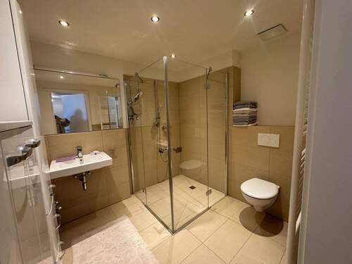 Badezimmer - Mehrfamilienhaus, Wohnhaus mit 690,00 m² in Mönchengladbach zum Kaufen