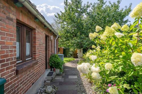 Zuwegung zum hinteren Wohnbereich - 