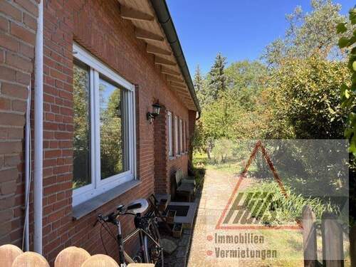 Eingangsbereich B 1 - 