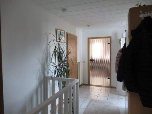 Flur Eingangsbereich - Doppelhaushälfte mit 124,50 m&sup2; in Bremen zum Kaufen