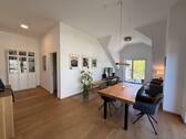Essen und Flur - 3 Zimmer Etagenwohnung in Kirchheim bei München