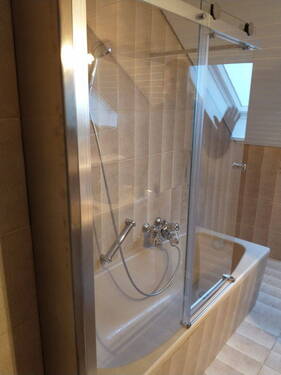 Bad Obergeschoss mit Fenster - 