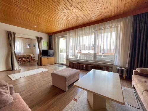 Wohnzimmer - 4 Zimmer Etagenwohnung zum Kaufen in Denkendorf