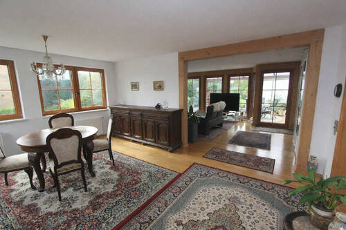 Esszimmer-Wohnzimmer-Verbindung - 6 Zimmer Einfamilienhaus zum Kaufen in Leipzig