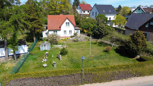 weitere Straßenansicht - Ihr neues Zuhause im Grünen - Einfamilienhaus mit großem Grundstück und Charakter