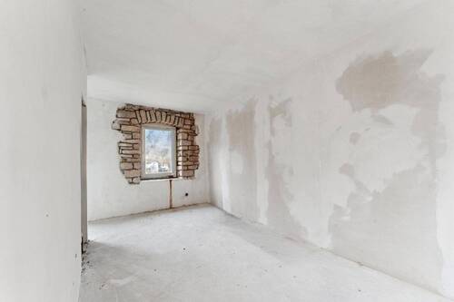 Erdgeschoss links - 2 Zimmer Einfamilienhaus in Hochstätten
