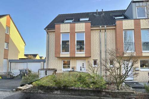 Außenansicht - 5 Zimmer Doppelhaushälfte zum Kaufen in Leverkusen