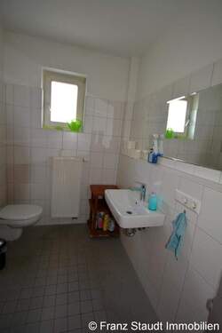 Gemeinschaftsduschbad - Reihenmittelhaus mit 100,00 m&sup2; in Aschaffenburg zum Kaufen