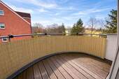 mit schönem Balkon - 