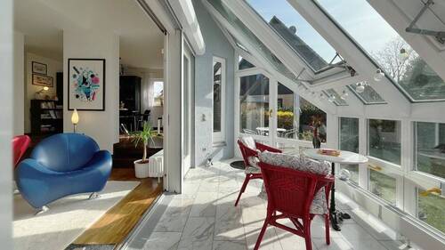 Lichtdurchfluteter Wintergarten mit direktem Zugang zum Garten - 6 Zimmer Einfamilienhaus zum Kaufen in March / Neuershausen