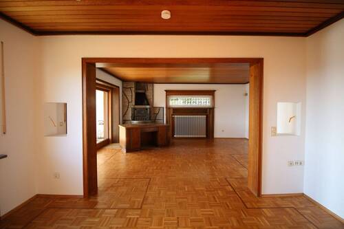 UG: zwei Zimmer mit Ausgang auf die Terrasse - 