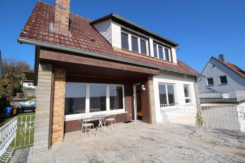 Obere Terrasse - 5 Zimmer Mehrfamilienhaus, Wohnhaus in Ochsenfurt