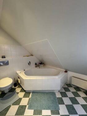 2. Badezimmer im Spitzboden - 