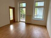 Wohnzimmer mit Zugang Balkon - 