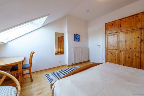 Schlafzimmer mit Doppelbett - 