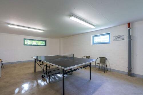 Gemeinschaftlicher Kellerbereich, Tischtennisraum, - 